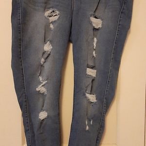 Torrid 18R bombshell skinny jeans distressed